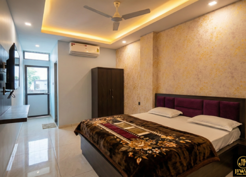 Super Deluxe AC Room