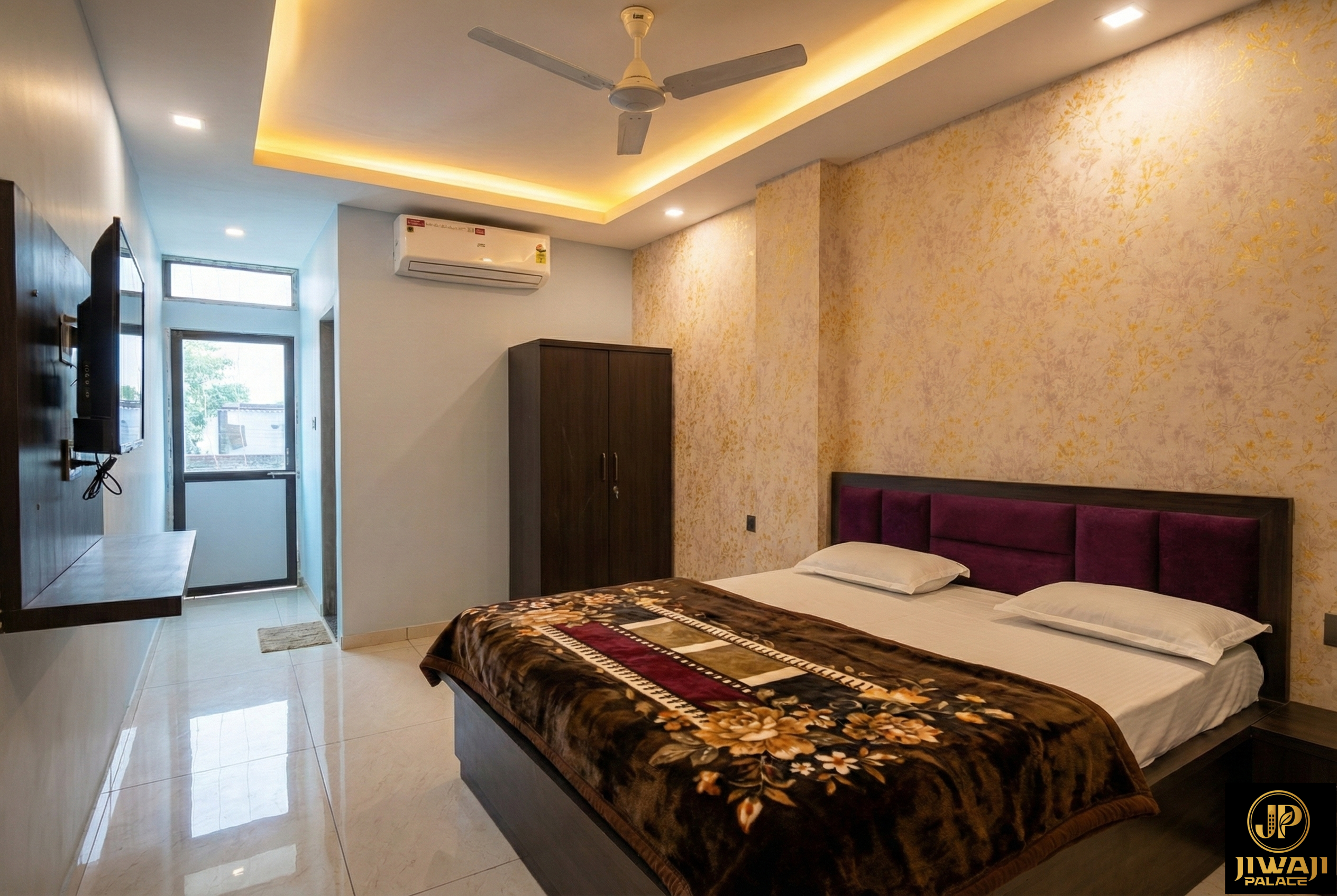 Super Deluxe AC Room